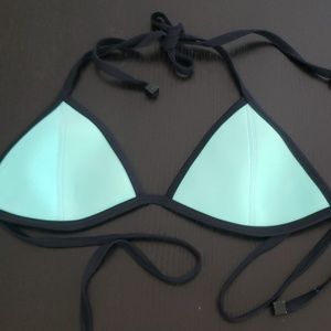 Triangl bikini top
